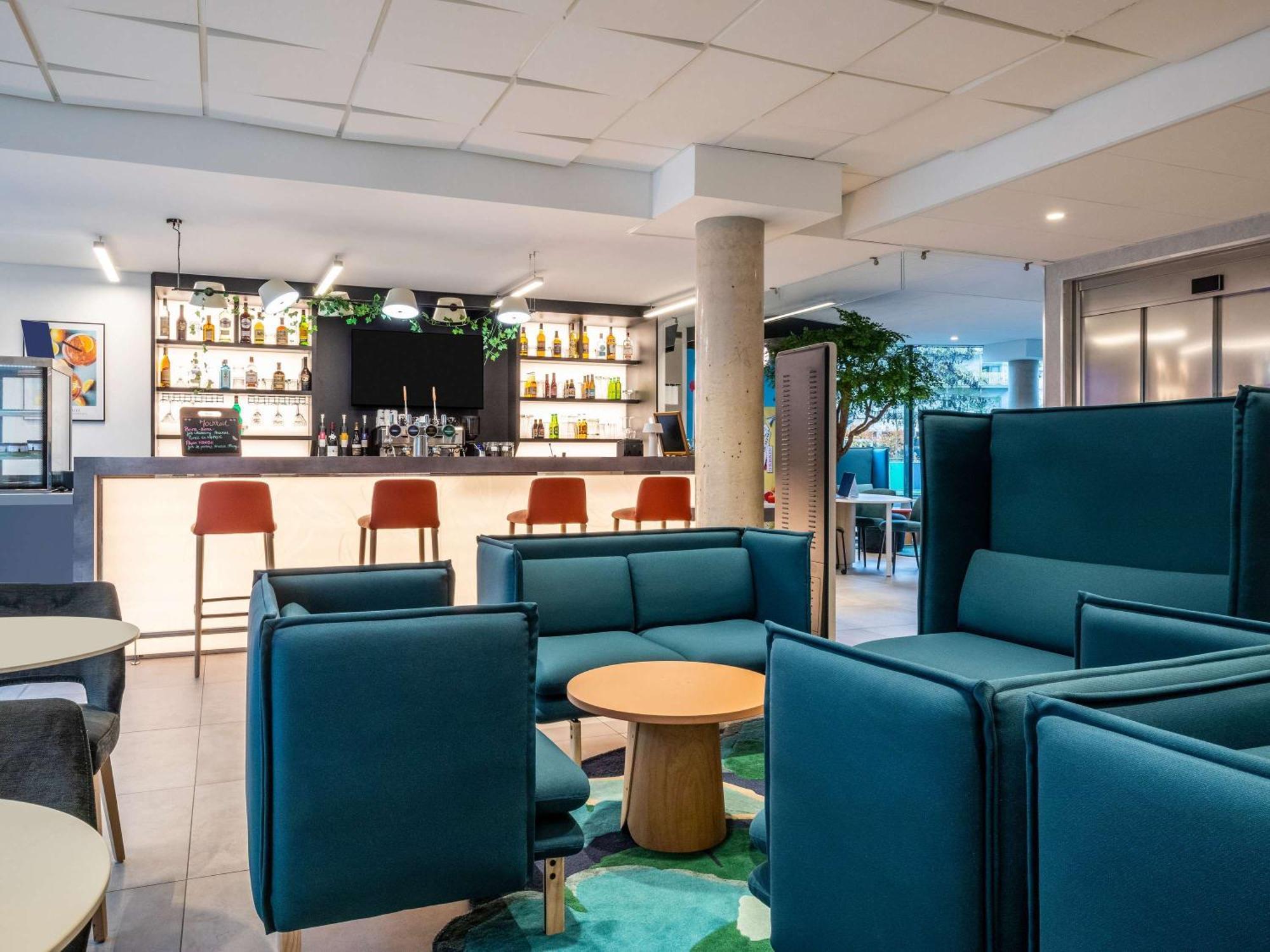Hotel Ibis Styles Bezons Paris La Defense Exterior foto