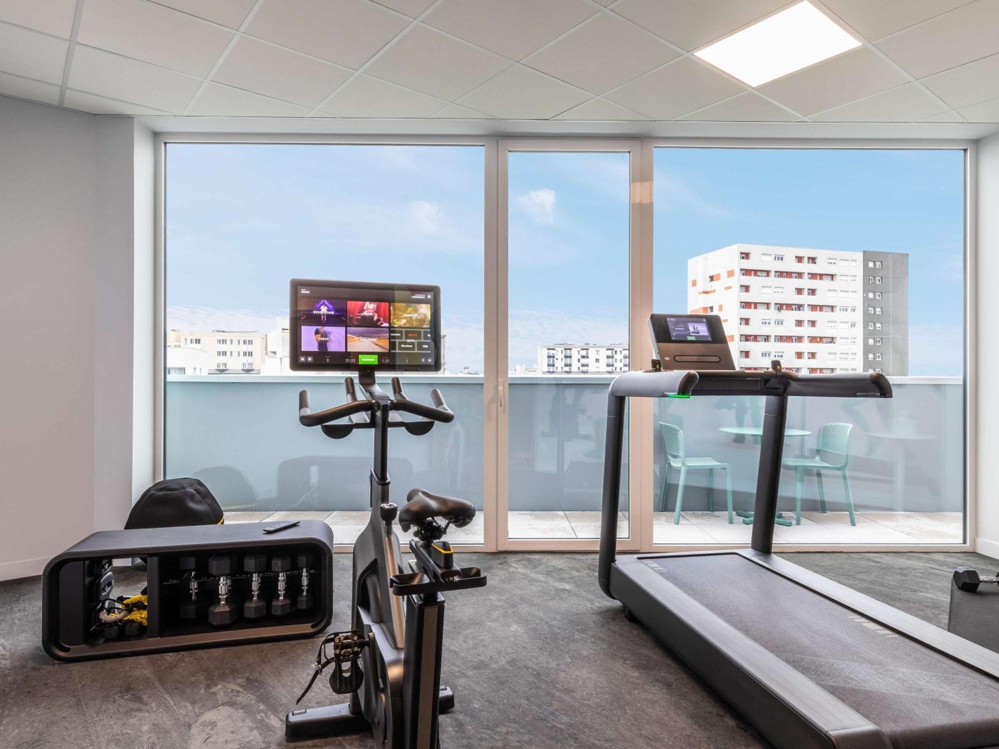 Hotel Ibis Styles Bezons Paris La Defense Exterior foto