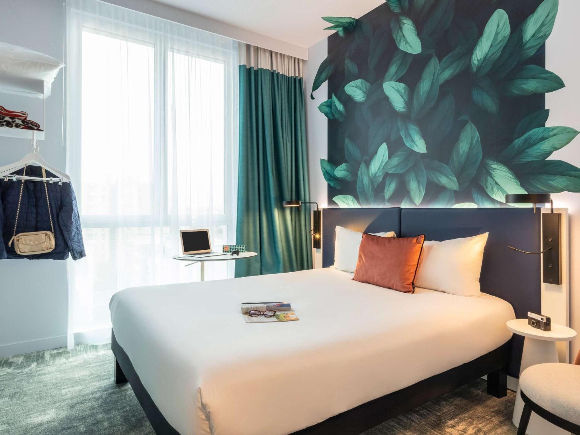 Hotel Ibis Styles Bezons Paris La Defense Exterior foto