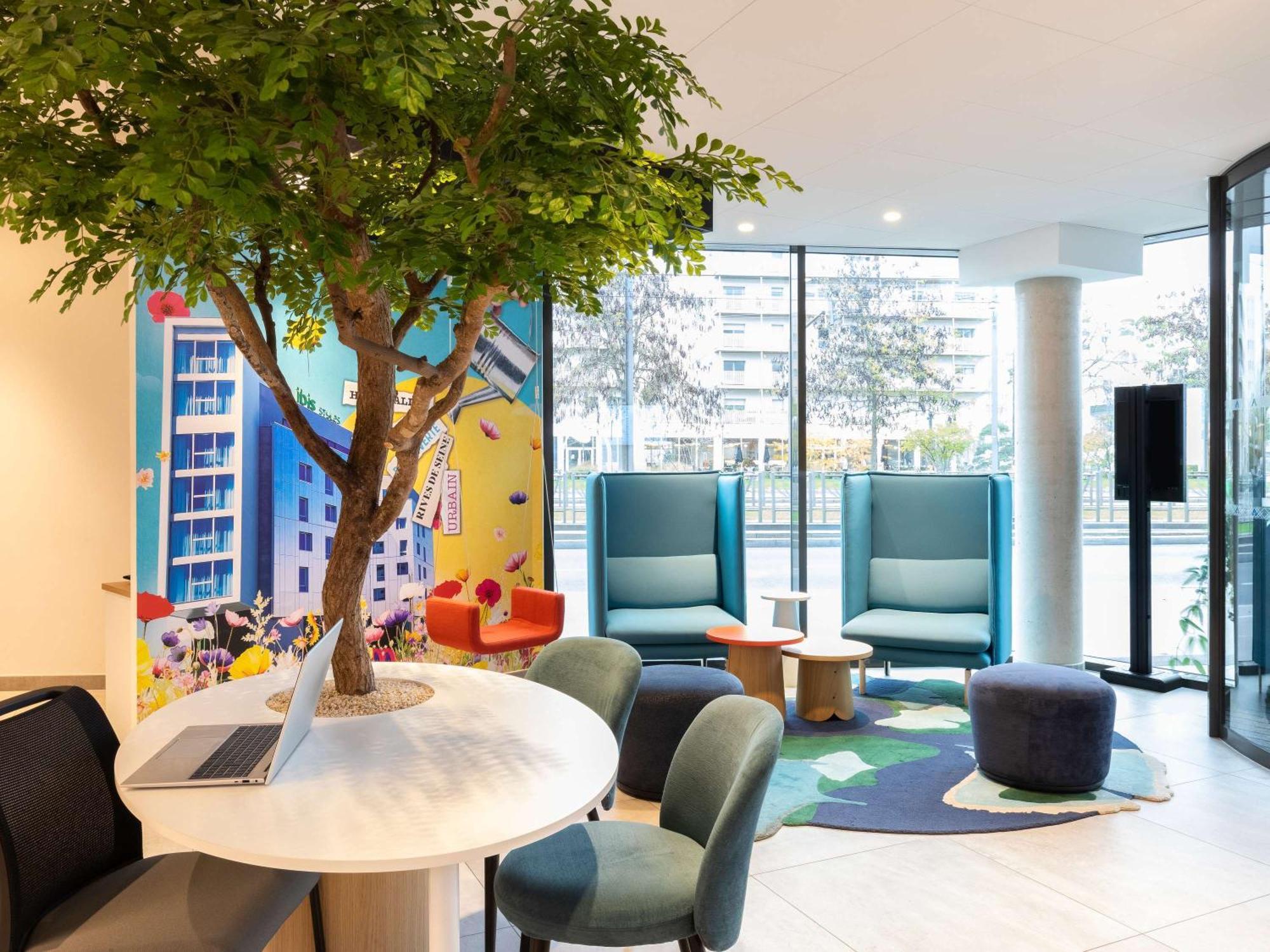Hotel Ibis Styles Bezons Paris La Defense Exterior foto